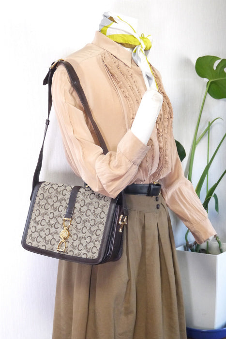 Old Celine トランザットライン馬車ショルダー(茶)