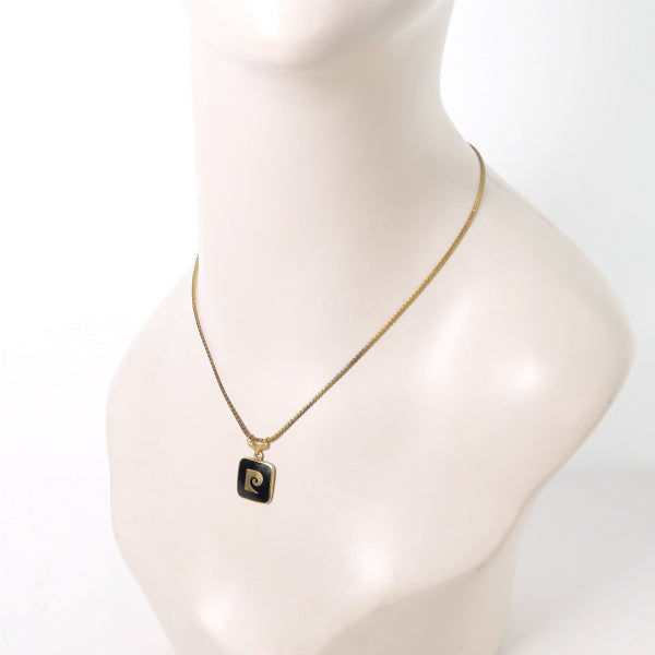 Pierre cardin Pロゴ スクエア型ネックレス(ゴールド)