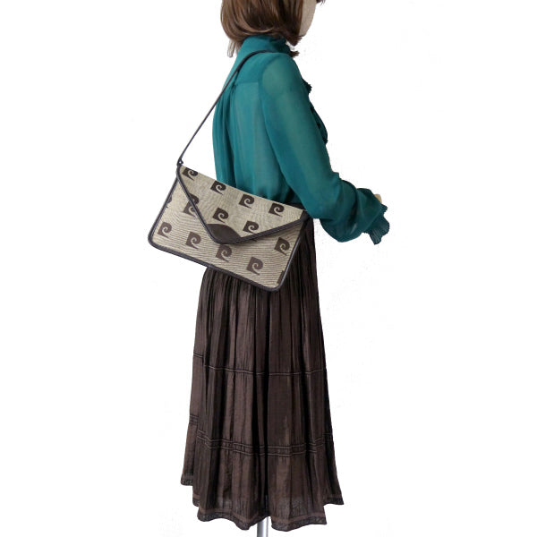 Pierre cardin レトロPロゴ キャンバスショルダー(茶)