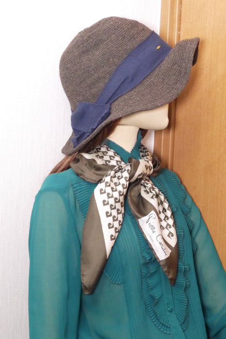Pierre cardin シルクスカーフ(茶/Pロゴ)