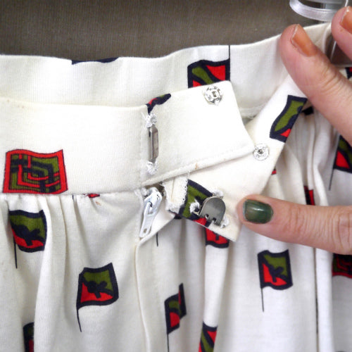 Roberta 2ピース(白・旗柄)