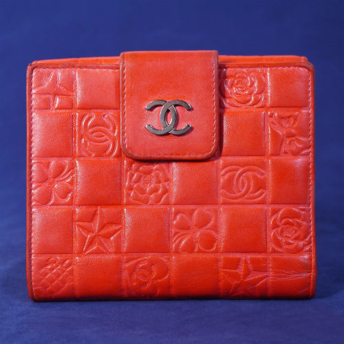 CHANEL アイコン型押し財布(赤)