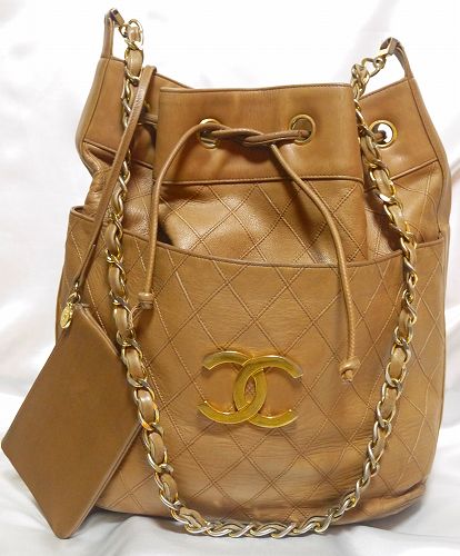 CHANELマトラッセ巾着ショルダー(ベージュ)