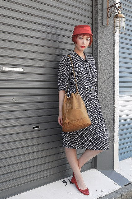 OLD CHANEL ラムスキン巾着ショルダー(ベージュ)