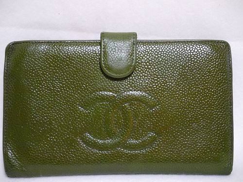 CHANEL長財布ガマ口(深緑)キャビアスキン
