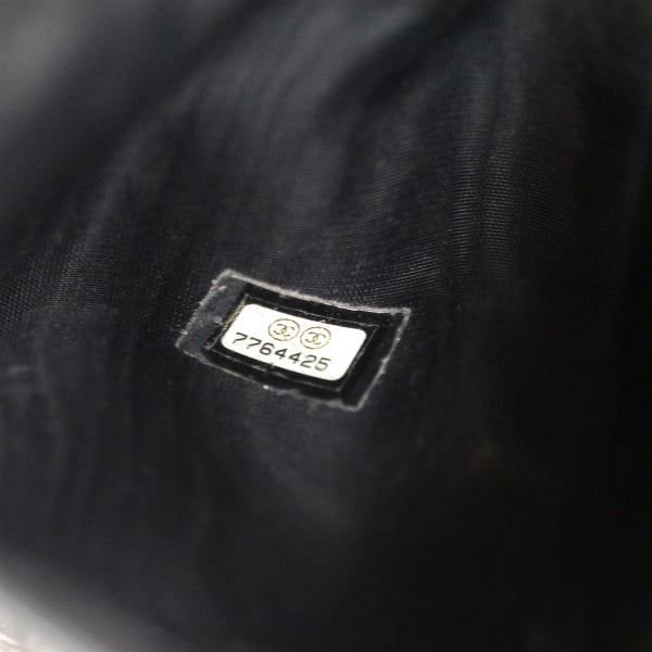 CHANEL ココステッチ三つ折ミドル財布(黒/キャビアスキン)