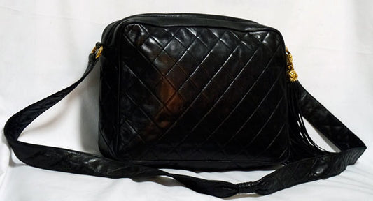CHANEL 黒フリンジショルダー