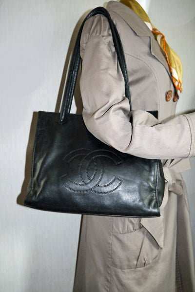 <訳あり>CHANEL ラム革トートバッグ(黒)