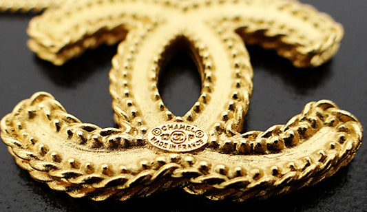 CHANEL スイングピアス(ゴールド)