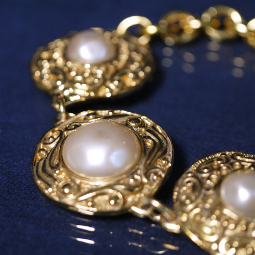 CHANEL ゴールドブレスレット(大パール・ココマーク)