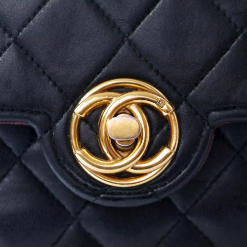 OLD CHANEL マトラッセ チェーンバッグ(黒)