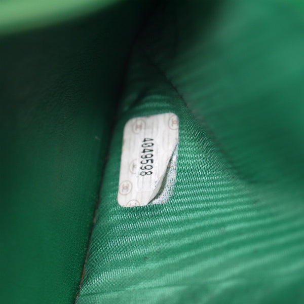 OLD CHANEL ココステッチWホック折財布(緑/キャビアスキン)