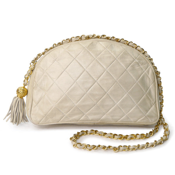 OLD CHANEL マトラッセ半円フリンジチェーンバッグ（アイボリー