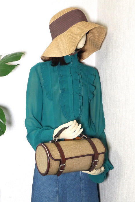 CHANEL 筒型バニティバッグ