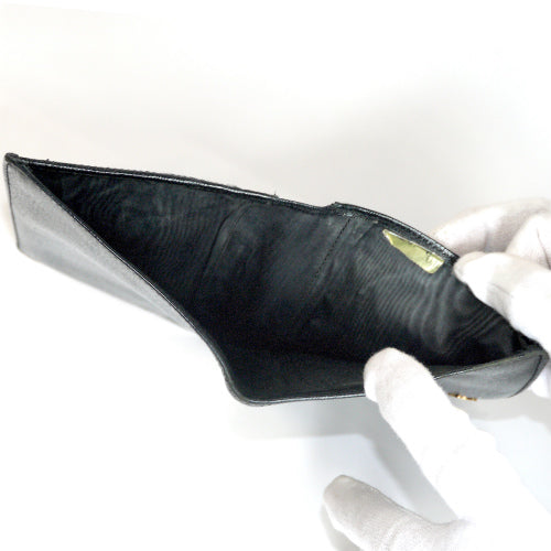 CHANEL 型押しレザー長財布(黒)