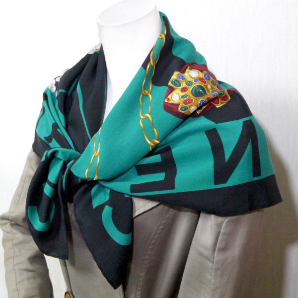 OLD CHANEL マドモアゼル シルク大判スカーフ(緑系)