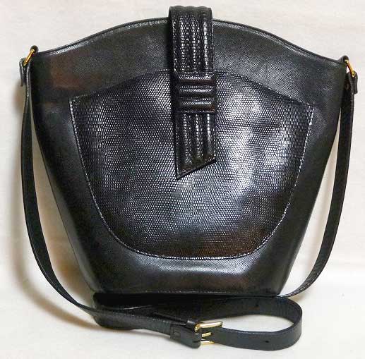 YVES SAINT LAURENT 斜め掛けバケツ型ショルダー(黒)