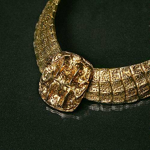 YVES SAINT LAURENT ゴールド チョーカー