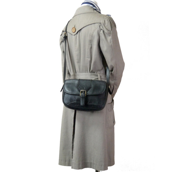 YVES SAINT LAURENT 総革カサンドラ ロゴ刻印ショルダー(黒)