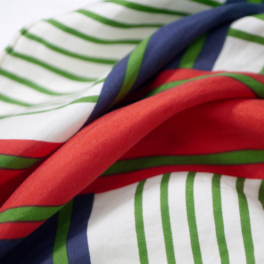 YVES SAINT LAURENT シルク大判スカーフ チェック柄(緑/赤/紺)