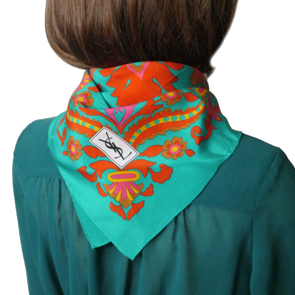 YVES SAINT LAURENT ペイズリー柄シルク中判スカーフ(エメラルド)