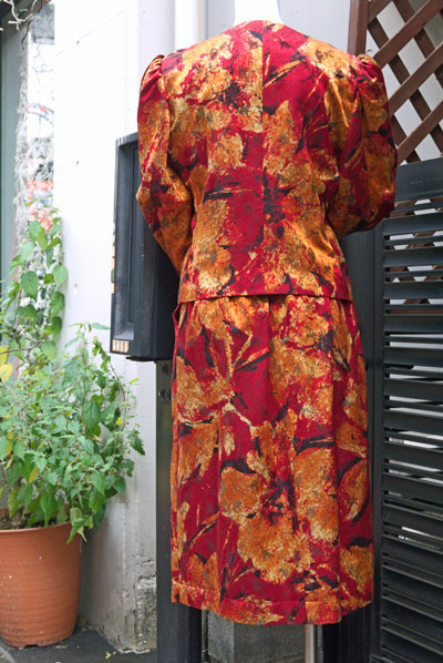 YVES SAINT LAURENT モダン柄スーツ