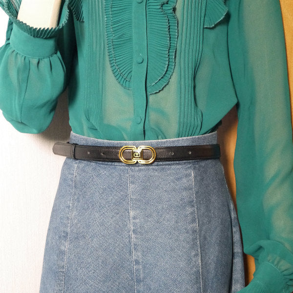 OLD Gucci ゴールドバックル細レザーベルト(黒)