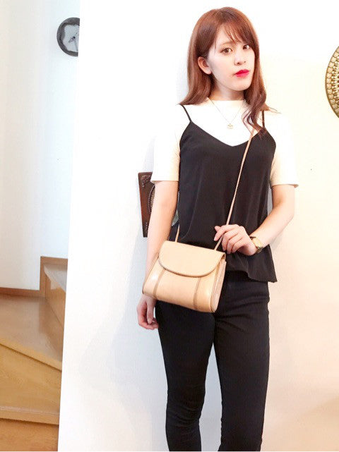 YVES SAINT LAURENT リザードポシェット(ベージュ)