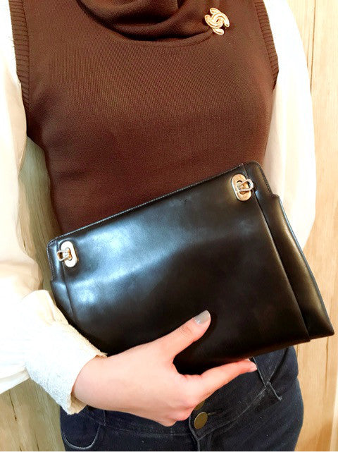 Salvatore Ferragamo 本革ガンチーニ留具2WAYバッグ(黒)