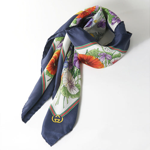 OLD Gucci シルクスカーフ（青FLORA ）