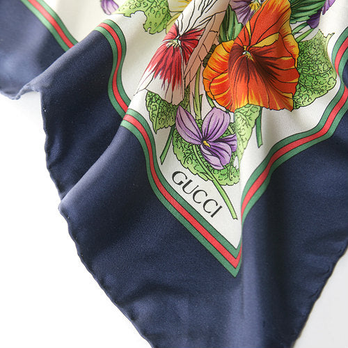 OLD Gucci シルクスカーフ（青FLORA ）