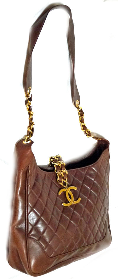 CHANEL　マトラッセ　大型ショルダー（茶）