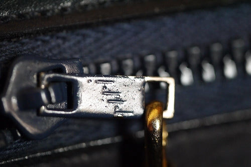 OLD Gucci　紺ステッチバッグ(チェーン付き）