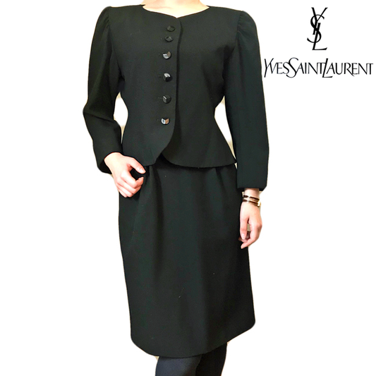YVES SAINT LAURENT スカートスーツ（黒）
