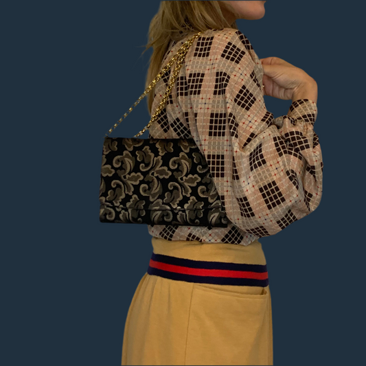 Salvatore Ferragam　チェーンショルダー（黒）