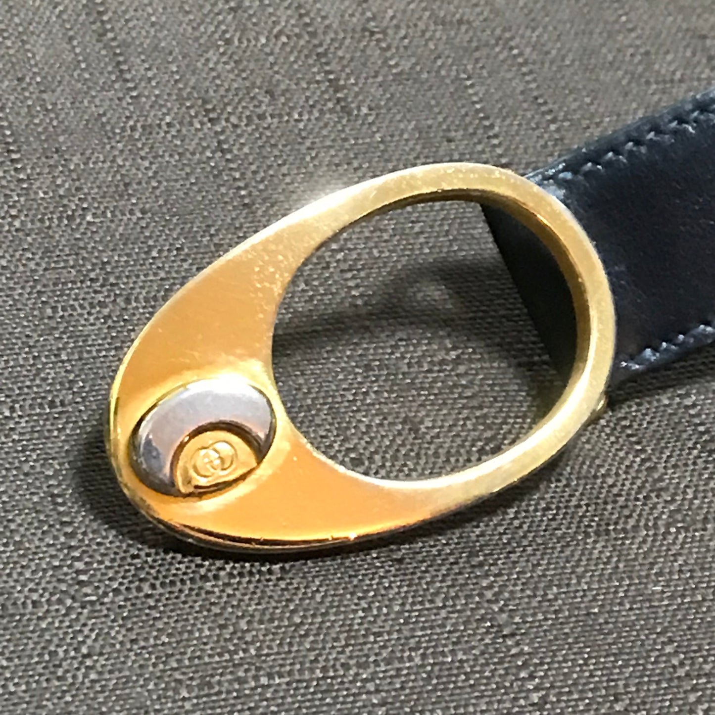 OLD Gucci 本革ゴールドバックルベルト(黒)