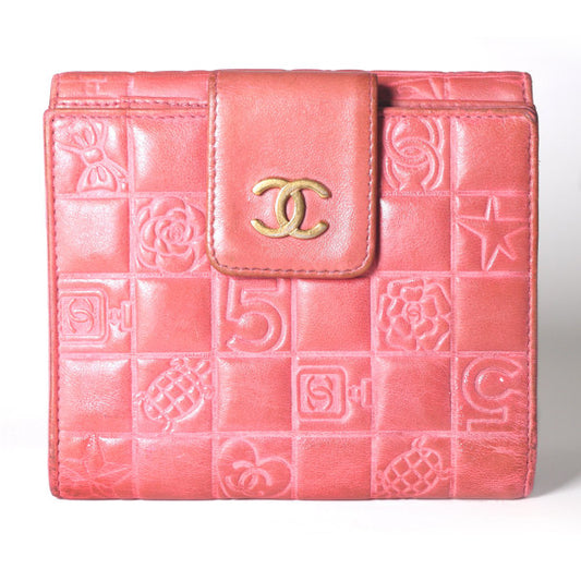 CHANELアイコン型押し財布（ピンク）