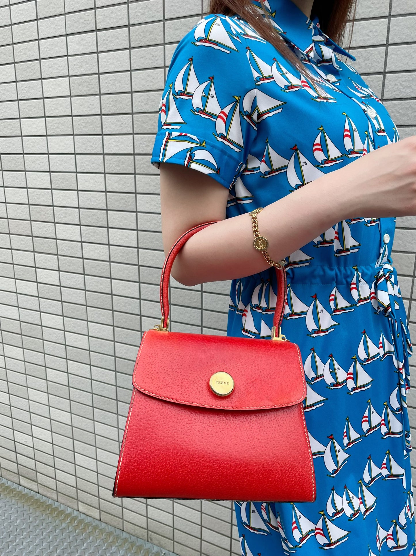 GIANFRANCO FERRE　総革2WAYハンドバッグ（朱赤）