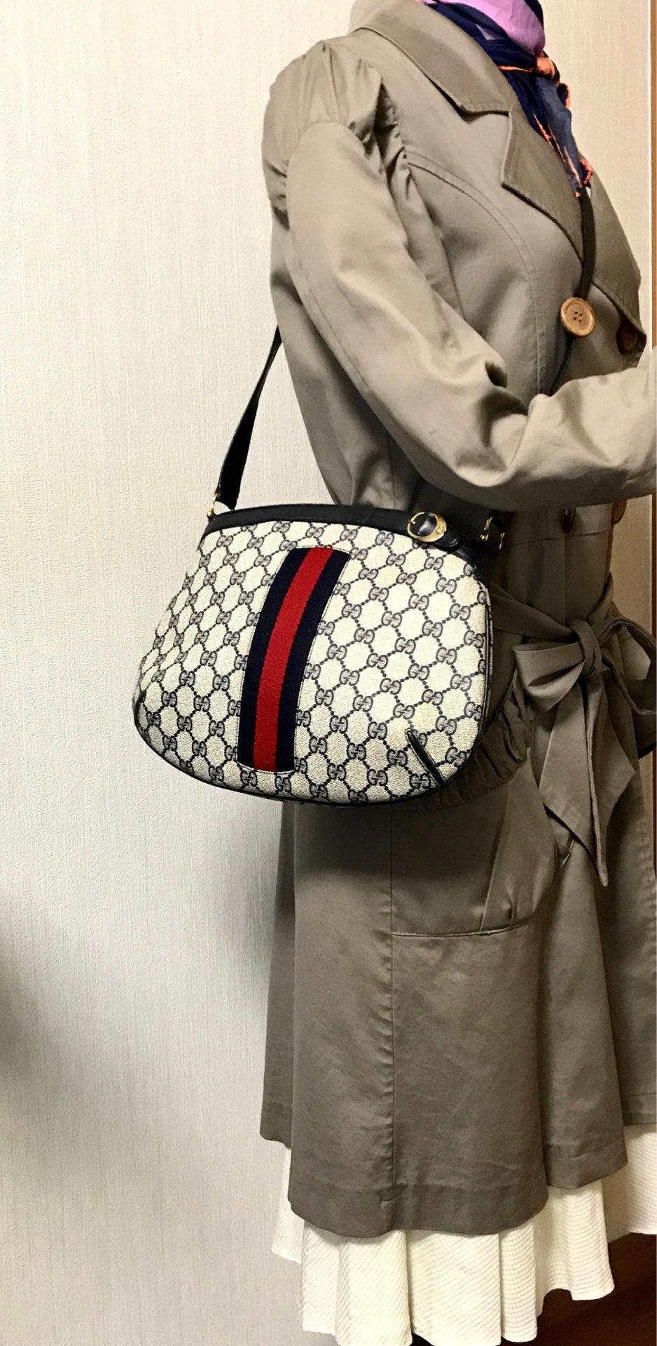 OLD Gucci ベルトデザイン丸型ポシェット（青）