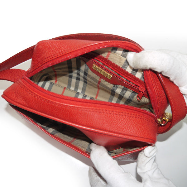 Classical Burberry's　型押しレザーショルダー(赤)