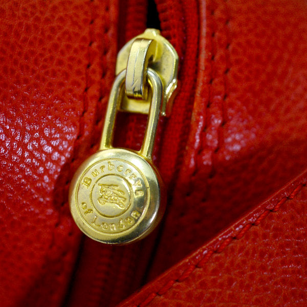 Classical Burberry's　型押しレザーショルダー(赤)