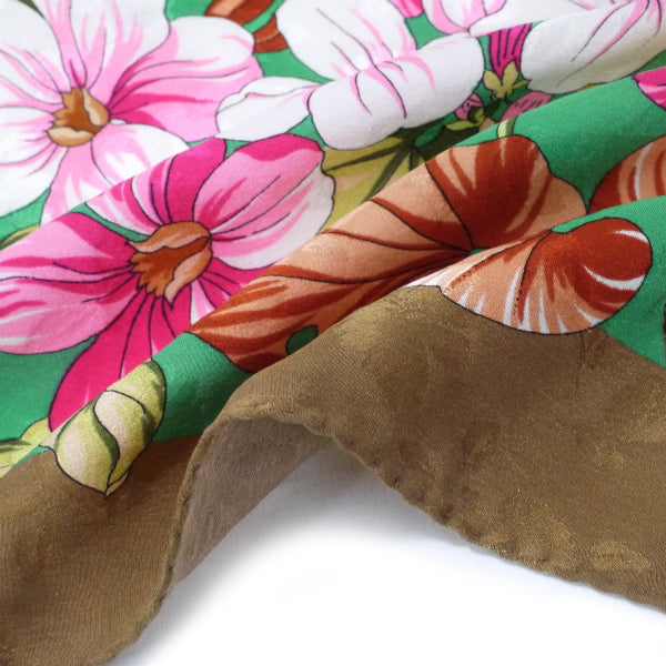 Balenciaga　フラワー柄 大判シルクスカーフ（ゴールド系）