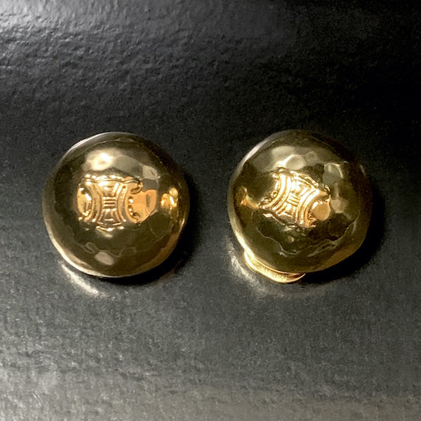 OLD CELINE　ドーム型マカダムロゴイヤリング（ゴールド）