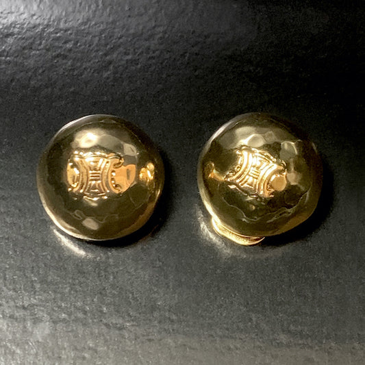 OLD CELINE　ドーム型マカダムロゴイヤリング（ゴールド）