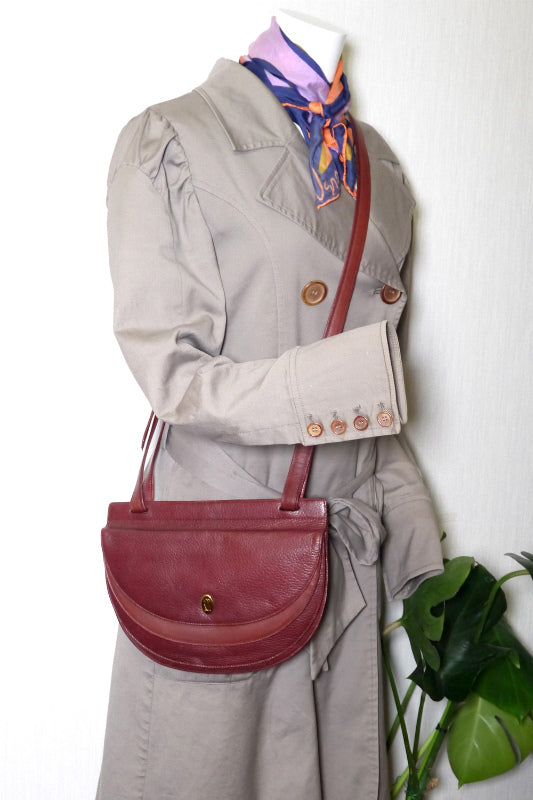 Cartier マストライン半円ポシェット（ボルドー）