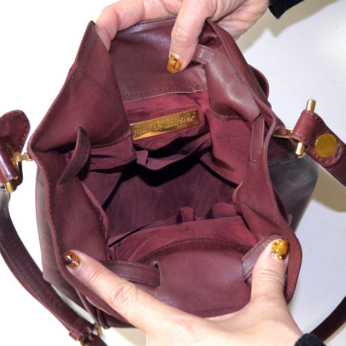 Cartierラグビーボール型巾着ショルダー（ボルドー）