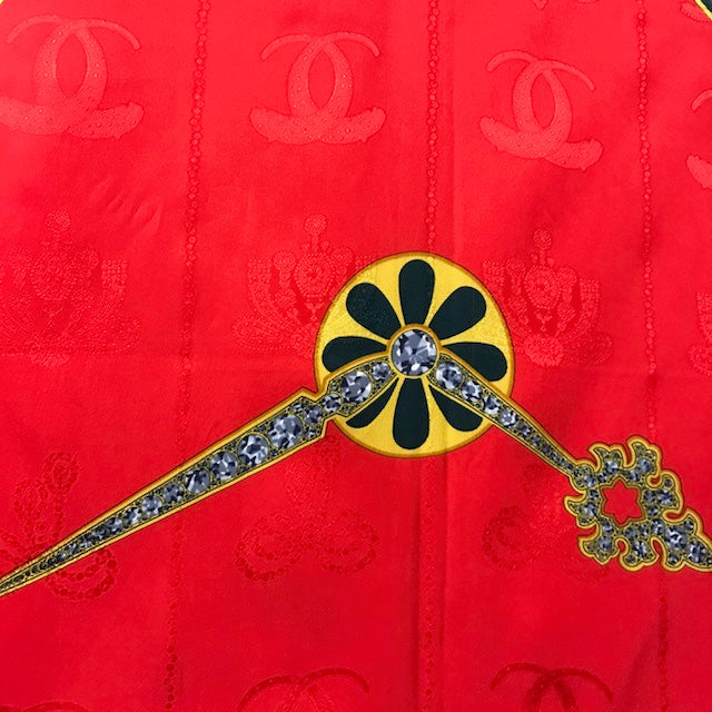 Cartier 時計柄 大判スカーフ（赤×緑系）