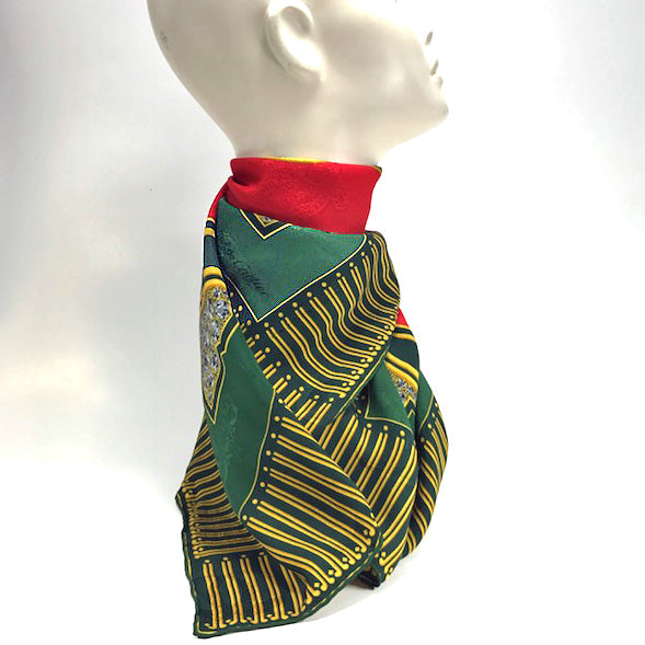 Cartier 時計柄 大判スカーフ（赤×緑系）