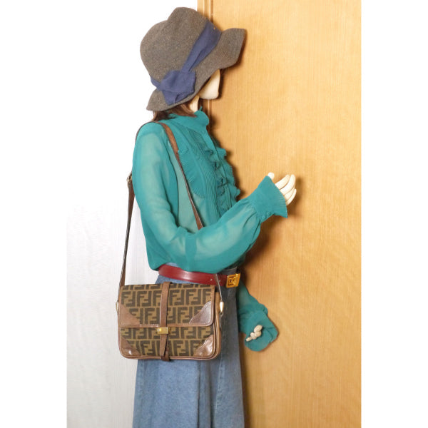 OLD Fendi　＜訳あり＞ズッカ柄 ショルダー（茶）