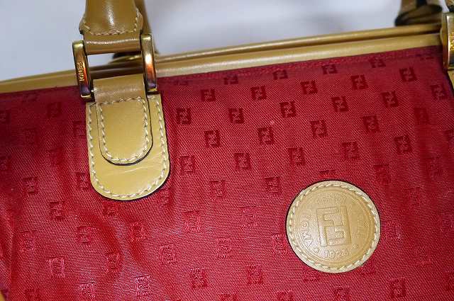 Fendi　ズッカ柄　赤ボストン